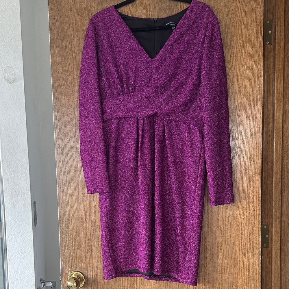 Maggy London METALLIC LONG SLEEVE RUCHED DRESS IN FUCHSIA